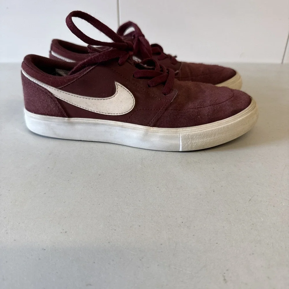 Nike Boys SB Portmore II Maroon Suede Skate Sneakers 905208-600 Size 4Y